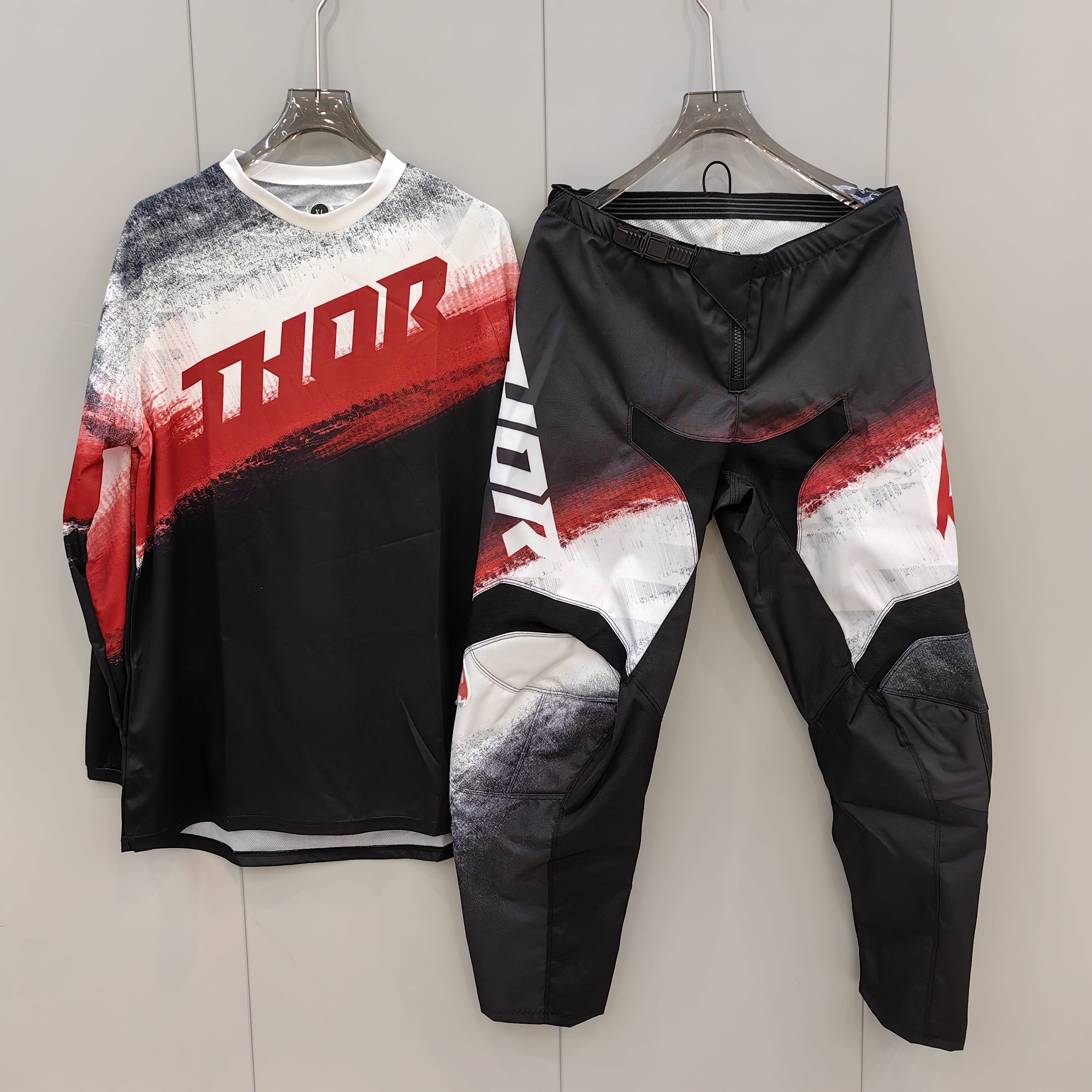2026 Launchmode Futura Black / - Motorcycle Gear On Sale recension och pris